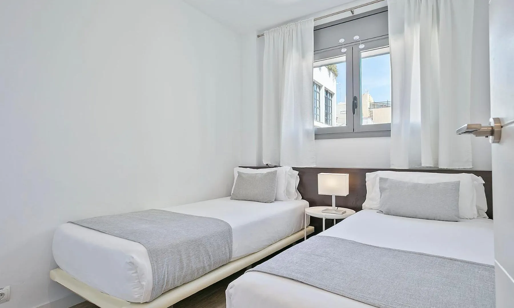 Lugaris Rambla Apartments Barcelona
