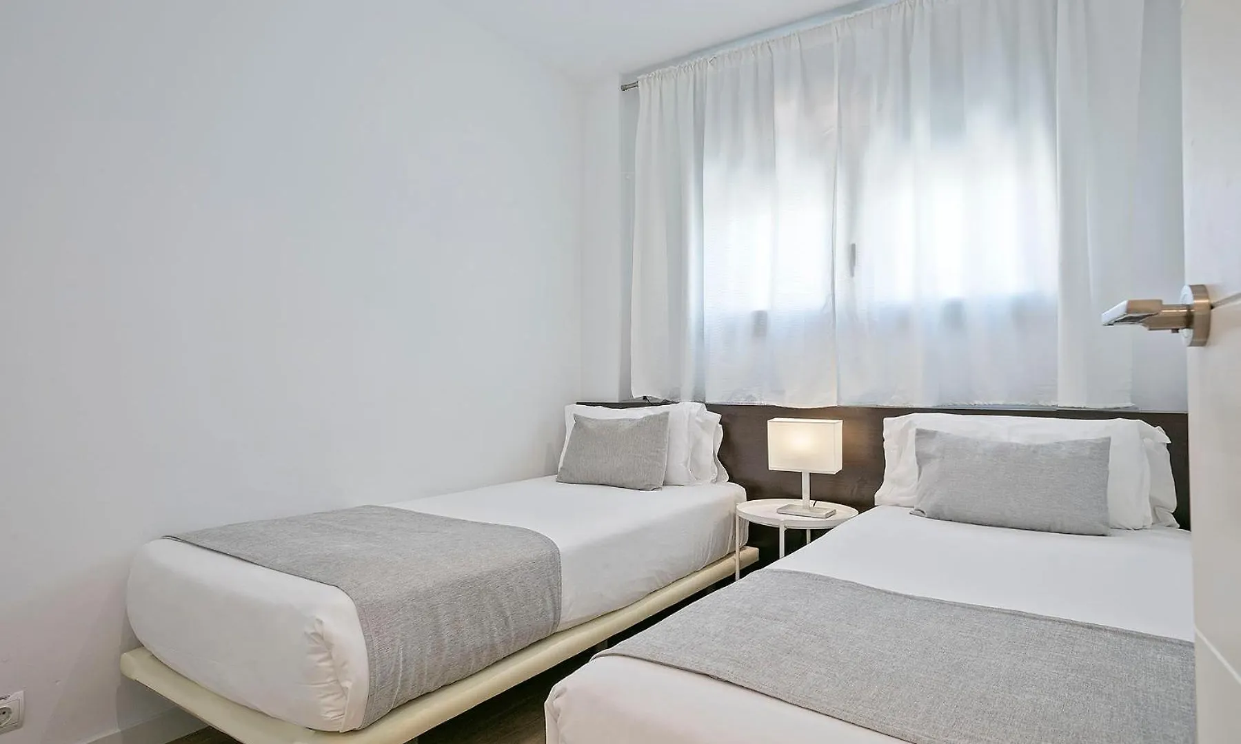 Lugaris Rambla Apartments Barcelona