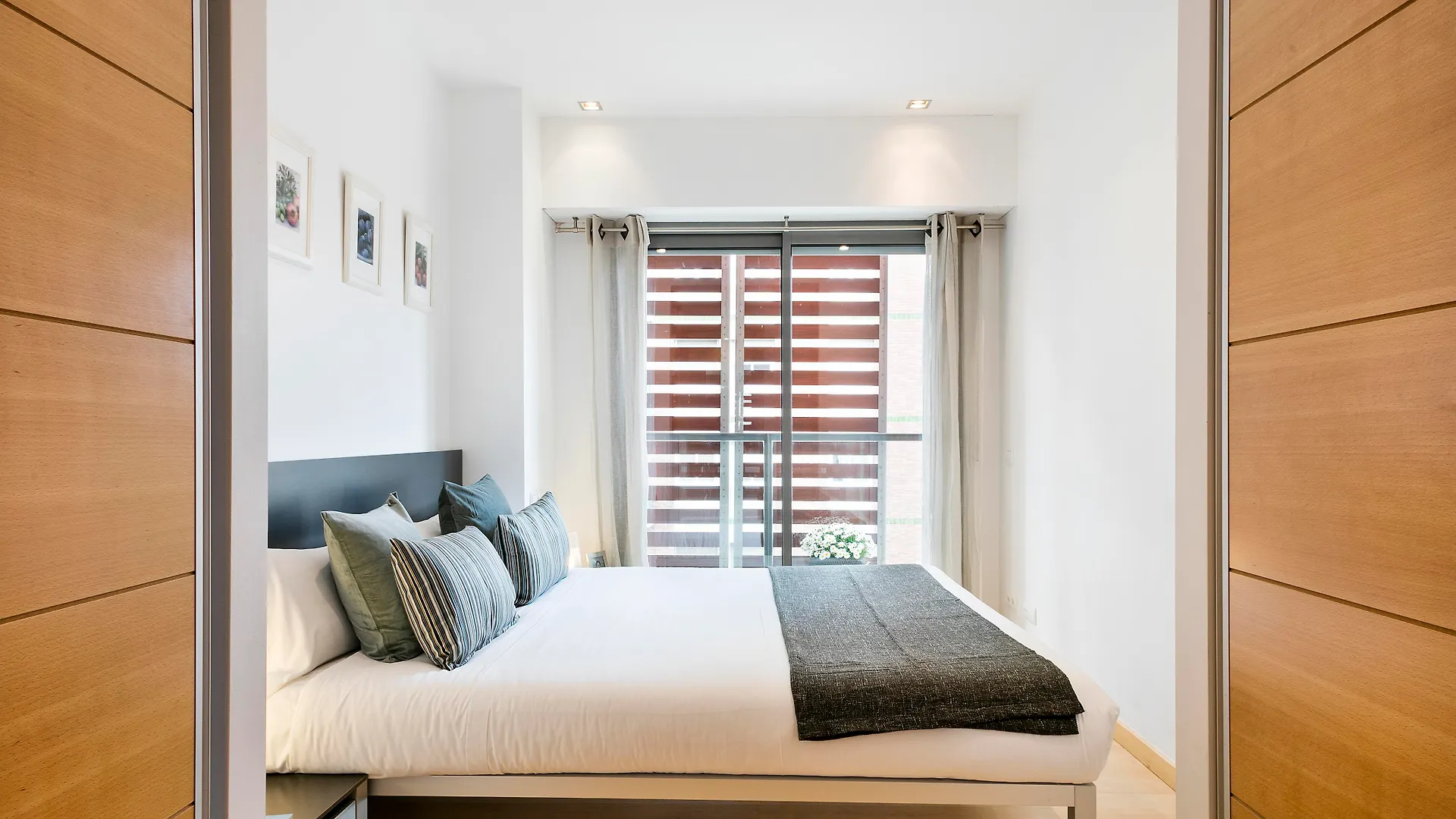 Lugaris Rambla Apartments Barcelona