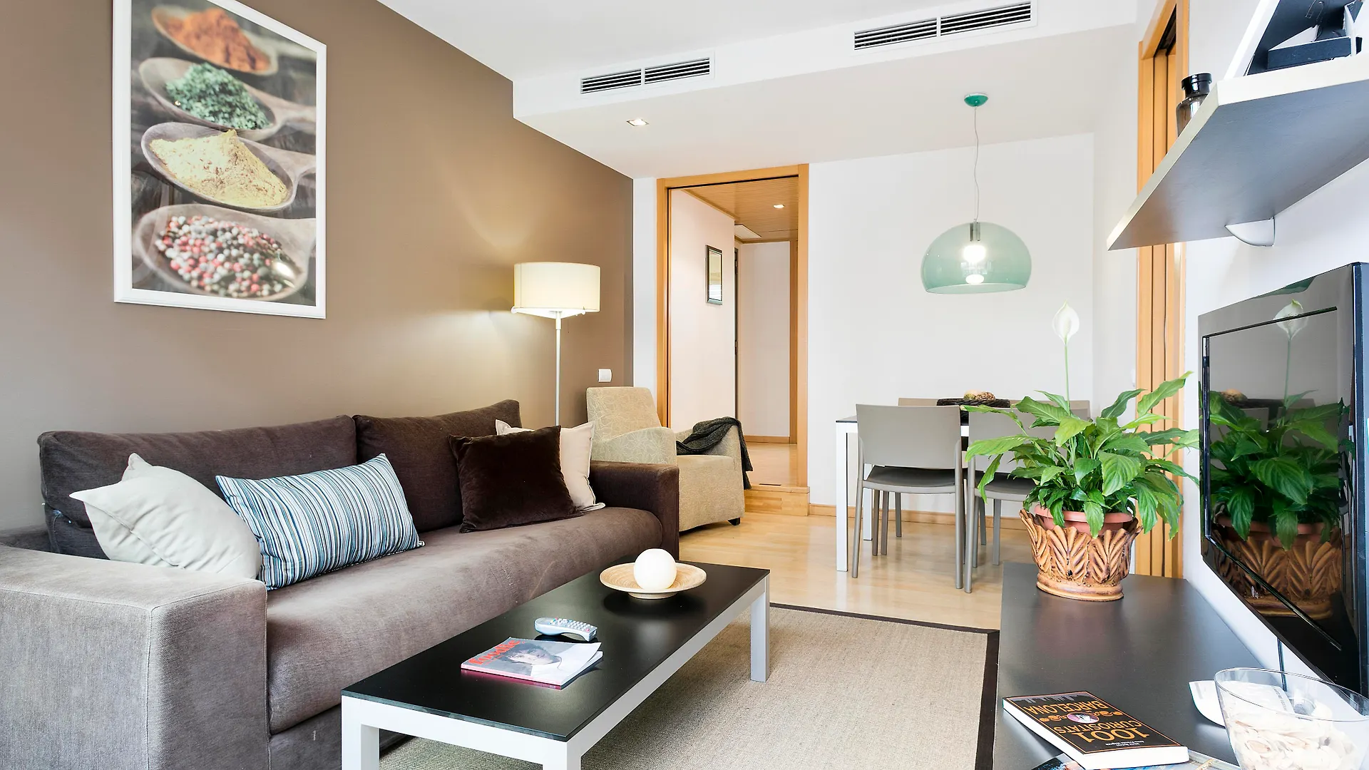 Lugaris Rambla Apartments Barcelona 0*,
