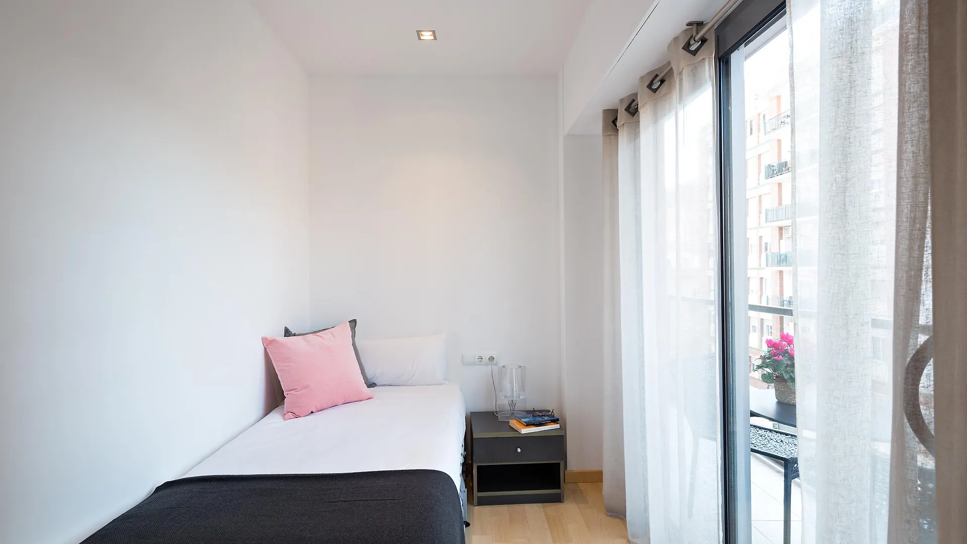 Lugaris Rambla Apartments Barcelona 0*,  Spanje