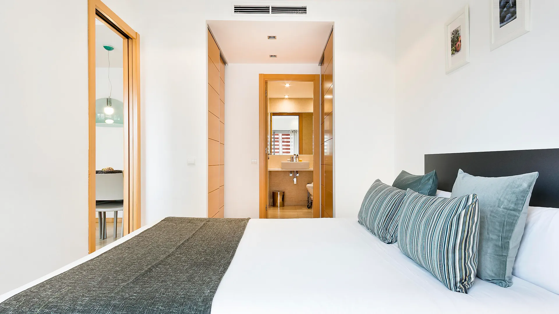 Lugaris Rambla Apartments Barcelona